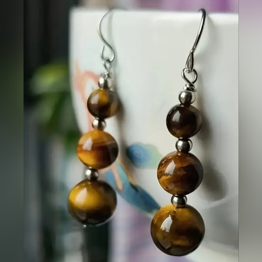 Elegant Tiger Eye Beaded Earrings - Picture 3 of 4